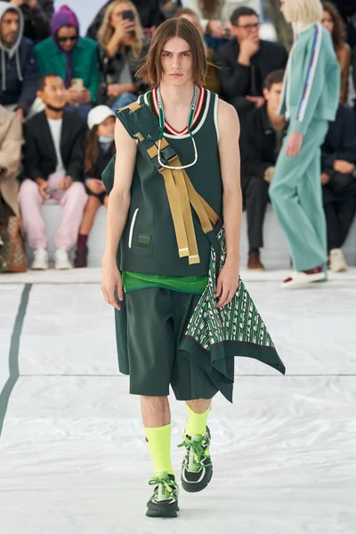 Look 12
